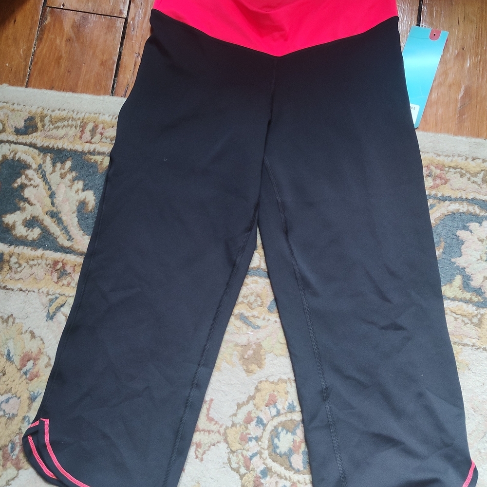 New New Balance Black Red Athletic Tights Leggings Capri